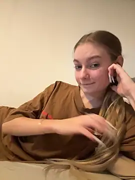 Ewa Pearl online show from 10-11-25, 06:28