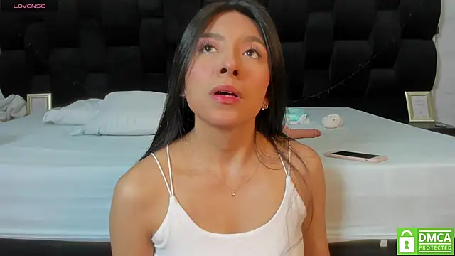 Snapshot of Camila__Gomez chatting on 01-19-25, 12:06 Camila Gomez online show from 01-19-25, 12:06
