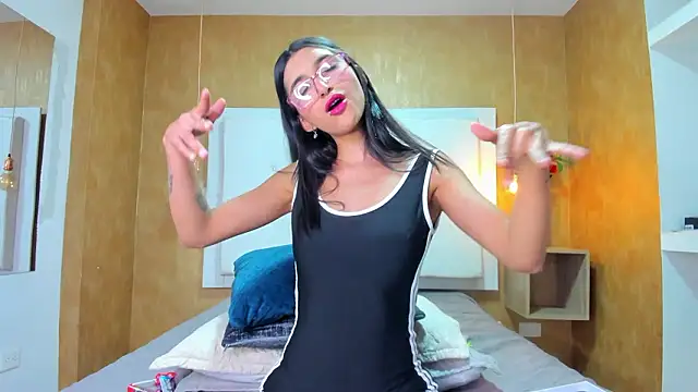 Milaspetite online show from 03-13-26, 09:54