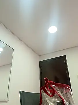 Snapshot of sasi_luna chatting on 09-20-25, 01:56 sasi luna online show from 09-20-25, 01:56