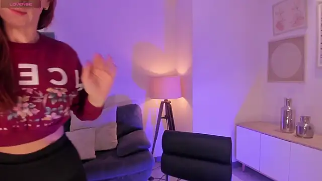 MiaFarrell  online show from 10-05-25, 11:19