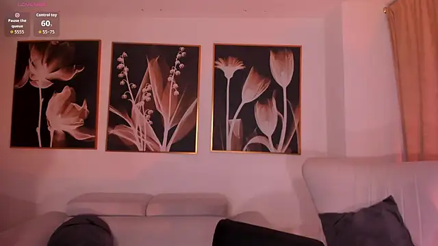 Snapshot of MiaFarrell_ chatting on 02-12-26, 06:25 MiaFarrell online show from 02-12-26, 06:25