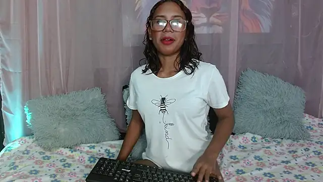 Nicole Brown1126 online show from 12-20-24, 09:28