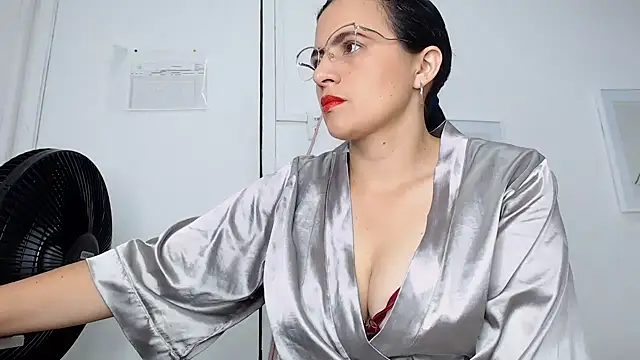 africa holmes online show from 02-02-25, 01:23