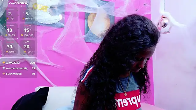 Snapshot of kinkyandsavage chatting on 10-10-25, 07:24 kinkyandsavage online show from 10-10-25, 07:24