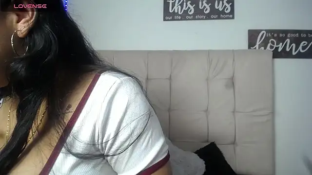 Snapshot of mariilulp303av chatting on 02-18-25, 12:04 mariilulp303av online show from 02-18-25, 12:04