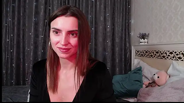 Snapshot of Lesyisme chatting on 10-21-25, 09:48 Lesyisme online show from 10-21-25, 09:48