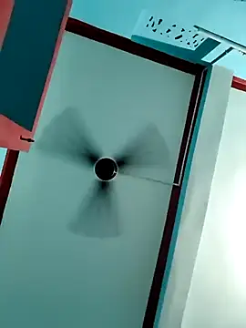 Snapshot of Shashi_9896 chatting on 11-15-25, 06:59 Shashi 9896 online show from 11-15-25, 06:59