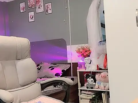 Eva-Public online show from 02-26-25, 04:45