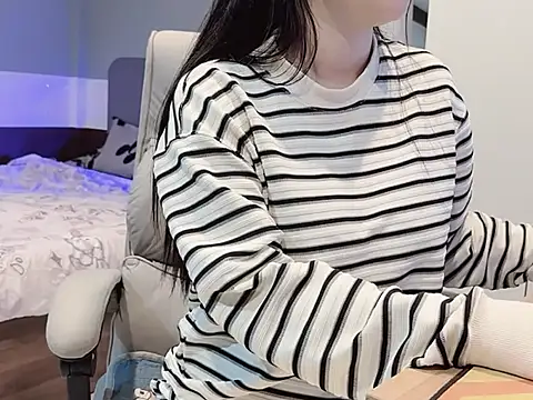 Eva-Public online show from 02-28-25, 07:35