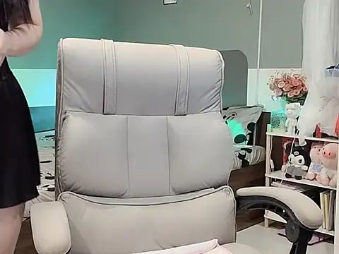 Eva-Public online show from 03-02-25, 07:10