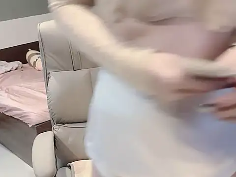 Eva-Public online show from 10-04-25, 03:43