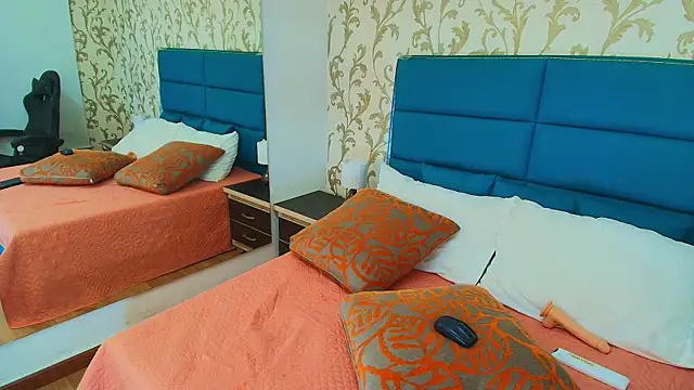 Eva Dumontt online show from 03-19-25, 05:17