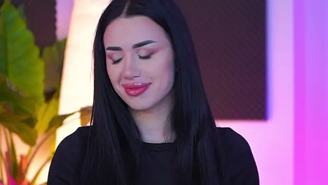 Jenna Day online show from 11-18-25, 05:01