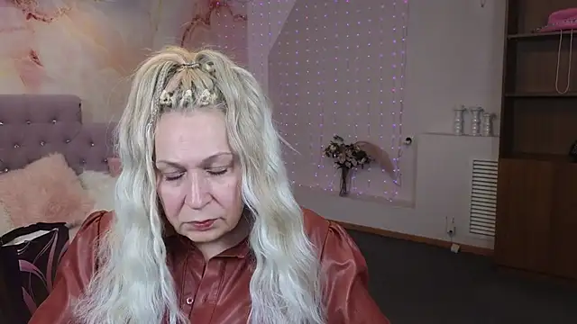 Penelope Pinky online show from 01-17-25, 05:19