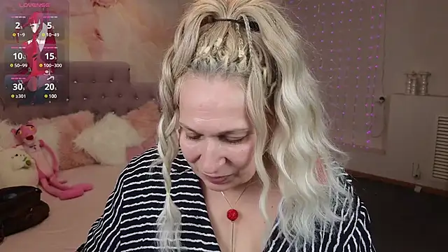 Penelope Pinky online show from 02-03-25, 02:24