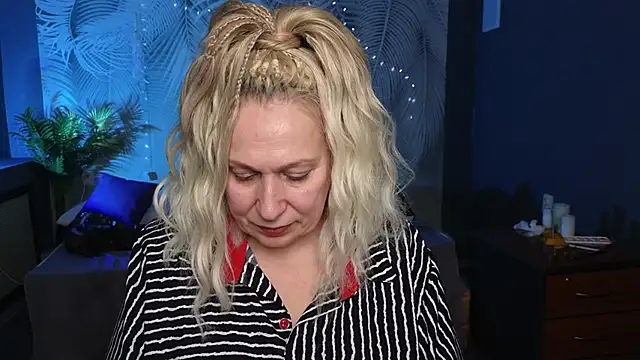 Penelope Pinky online show from 02-15-25, 05:39