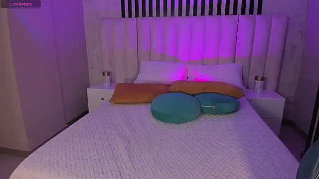 FernandaX1 online show from 10-24-25, 11:39