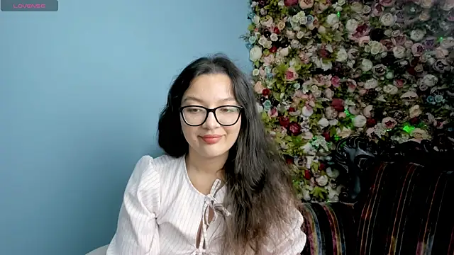 Snapshot of ZarifaBev chatting on 09-24-25, 01:25 ZarifaBev online show from 09-24-25, 01:25