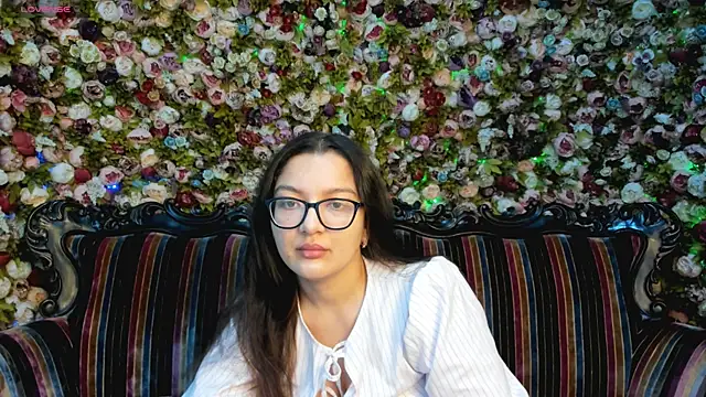 Snapshot of ZarifaBev chatting on 10-15-25, 12:16 ZarifaBev online show from 10-15-25, 12:16