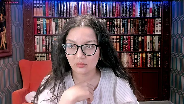 Snapshot of ZarifaBev chatting on 10-26-25, 05:19 ZarifaBev online show from 10-26-25, 05:19