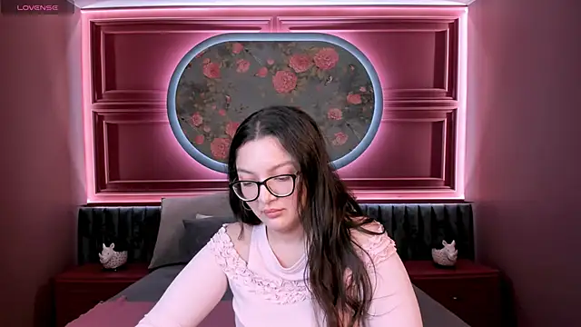 Snapshot of ZarifaBev chatting on 11-05-25, 09:59 ZarifaBev online show from 11-05-25, 09:59