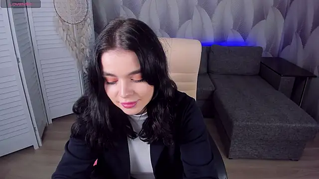 AmeliHalls online show from 12-22-24, 12:16