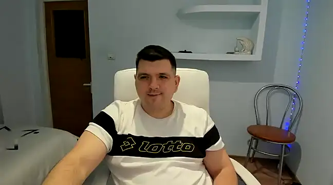Snapshot of JasonJacks chatting on 12-22-24, 11:11 JasonJacks online show from 12-22-24, 11:11