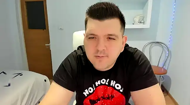 Snapshot of JasonJacks chatting on 12-25-24, 10:39 JasonJacks online show from 12-25-24, 10:39