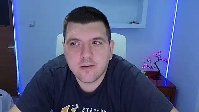 Snapshot of JasonJacks chatting on 09-18-25, 04:14 JasonJacks online show from 09-18-25, 04:14