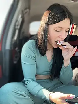 JulliaVegas online show from 02-25-25, 05:41