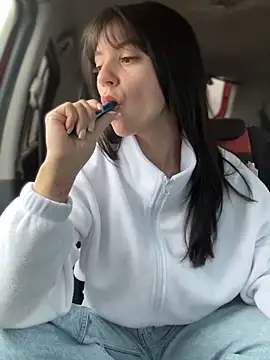 JulliaVegas online show from 10-23-25, 02:11