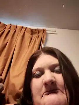 chrissybear84 online show from 01-07-25, 11:03