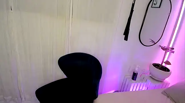 AaliyahLaylah online show from 12-15-24, 06:29