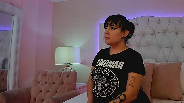 SophiGracee online show from 12-27-24, 02:14