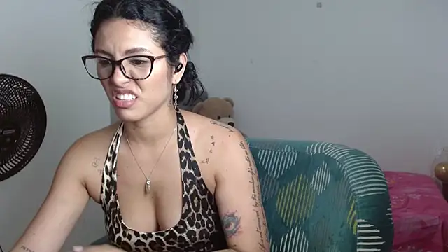 Snapshot of Sexy_Lia_ chatting on 02-27-26, 02:44 Sexy Lia online show from 02-27-26, 02:44