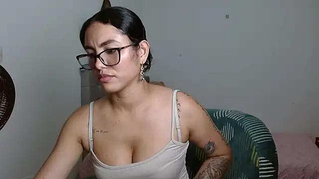 Snapshot of Sexy_Lia_ chatting on 03-17-26, 03:00 Sexy Lia online show from 03-17-26, 03:00