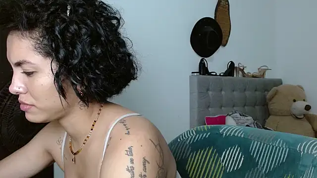 Snapshot of Sexy_Lia_ chatting on 05-05-26, 04:53 Sexy Lia online show from 05-05-26, 04:53
