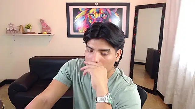 Snapshot of Bigmark18 chatting on 12-18-24, 08:36 Bigmark18 online show from 12-18-24, 08:36