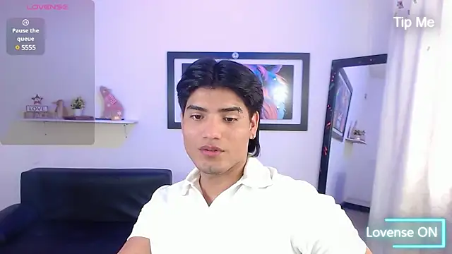 Snapshot of Bigmark18 chatting on 12-28-24, 08:25 Bigmark18 online show from 12-28-24, 08:25