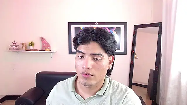 Snapshot of Bigmark18 chatting on 12-31-24, 08:34 Bigmark18 online show from 12-31-24, 08:34