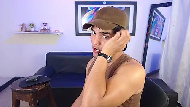 Snapshot of Bigmark18 chatting on 01-16-25, 11:37 Bigmark18 online show from 01-16-25, 11:37