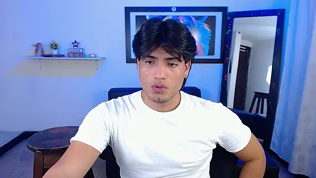 Snapshot of Bigmark18 chatting on 02-01-25, 11:16 Bigmark18 online show from 02-01-25, 11:16