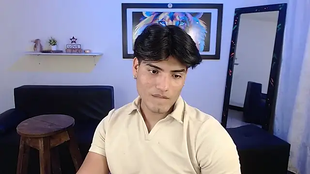 Snapshot of Bigmark18 chatting on 02-10-25, 11:23 Bigmark18 online show from 02-10-25, 11:23