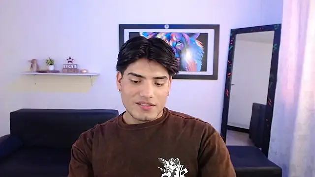 Snapshot of Bigmark18 chatting on 02-12-25, 08:29 Bigmark18 online show from 02-12-25, 08:29