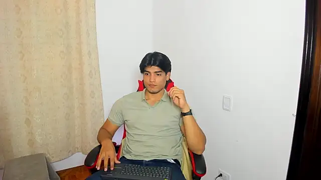 Snapshot of Bigmark18 chatting on 03-12-25, 07:28 Bigmark18 online show from 03-12-25, 07:28