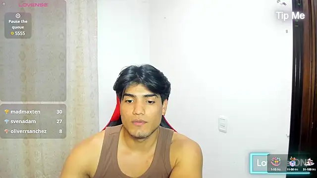 Snapshot of Bigmark18 chatting on 03-13-25, 01:43 Bigmark18 online show from 03-13-25, 01:43