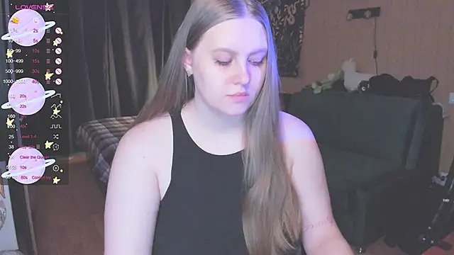 Alice Dreamgirl  online show from 10-18-25, 11:00