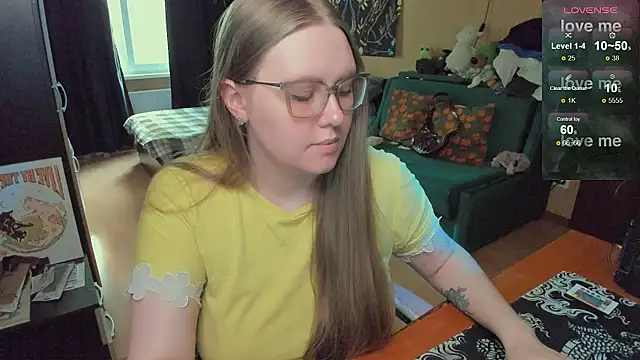 Alice Dreamgirl  online show from 05-11-26, 02:45