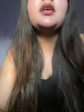 Snapshot of leylafleece chatting on 03-17-25, 12:14 leylafleece online show from 03-17-25, 12:14